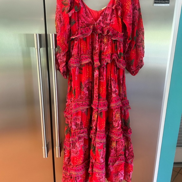 Size small nwt, ordered wrong size 😭 - Picture 5 of 5